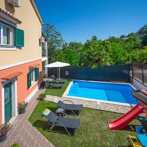  Apartment Sandra By Interhome